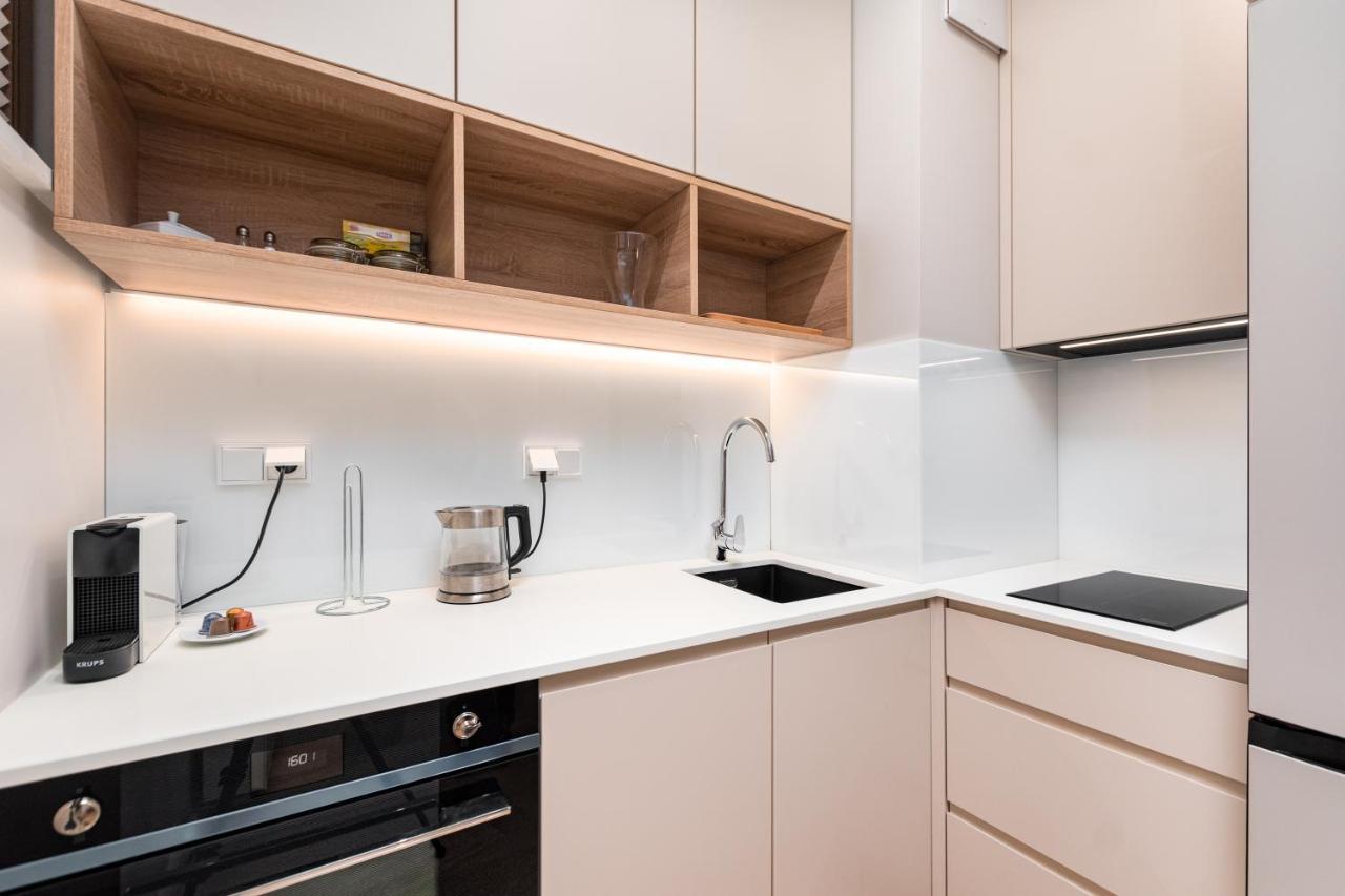 Apartament Solidarnosci By Your Freedom Warschau Buitenkant foto
